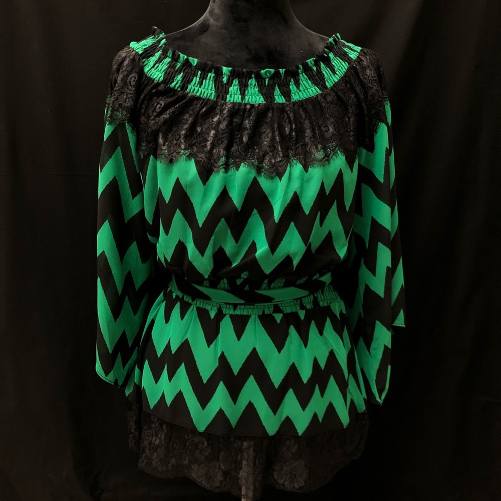 XOXO Blouse- Bright Kelly Green & Black